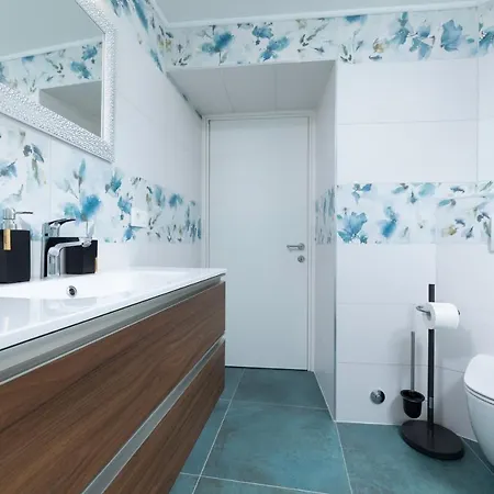 Appartement Studio, 70 Steps From The