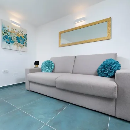 Appartement Studio, 70 Steps From The