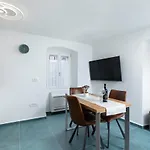 Apartment Studio, 70 Steps From The *
