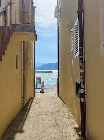 Appartement Studio, 70 Steps From The