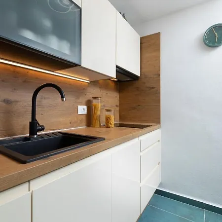 Studio, 70 Steps From The Appartement *