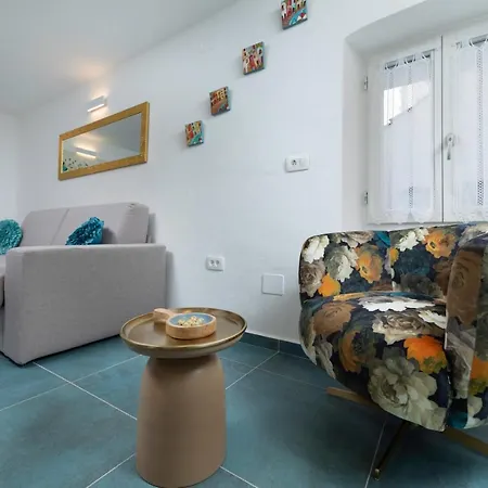 Appartement Studio, 70 Steps From The